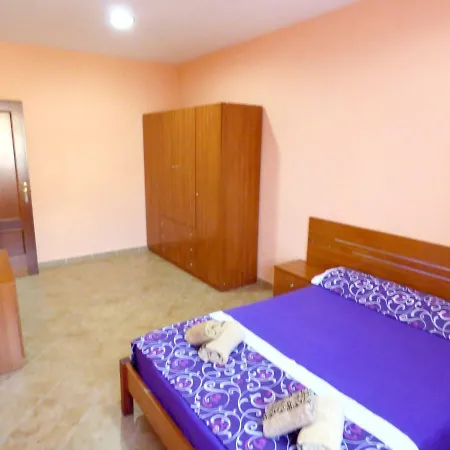 Passatge Antoni Clave Villa *